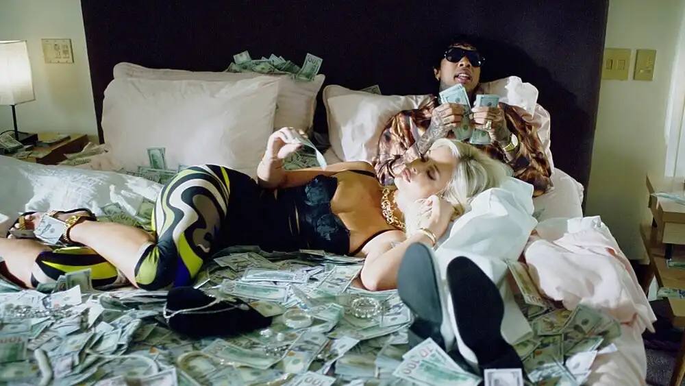 STARFACE, Tyga - GAVE U RACKS