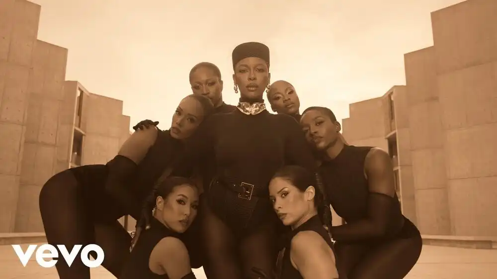 Victoria Monet - Reach Out