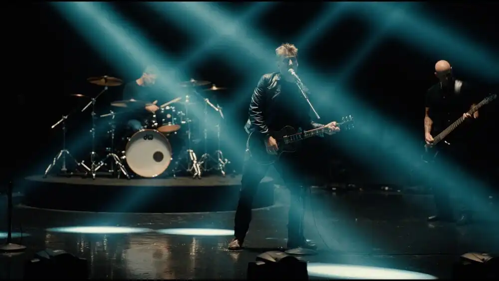 скачать клип Nickelback - Leave Me Behind