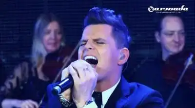 скачать клип Armin van Buuren, Christian Burns - This Light Between Us