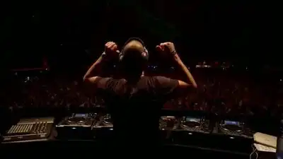 скачать клип The Prophet - One Moment