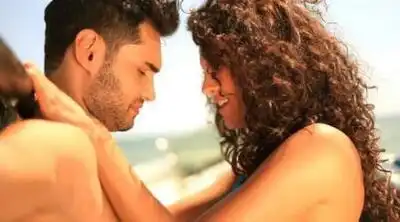 скачать клип Andreea D - So Real