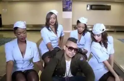 скачать клип Sean Paul - She Doesn\'t Mind