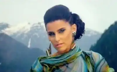 скачать клип Nelly Furtado - Spirit Indestructible
