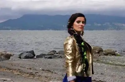 скачать клип Nelly Furtado - Parking Lot