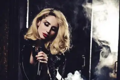 скачать клип Loboda - Не нужна