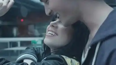 Скачать клип