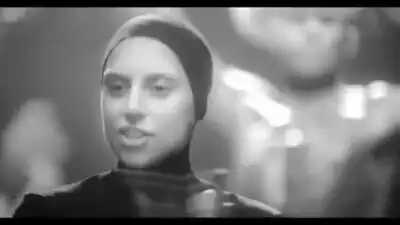 скачать клип Lady Gaga - Applause