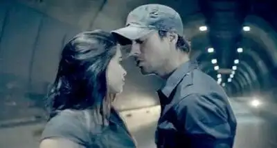 скачать клип Enrique Iglesias - Bailando