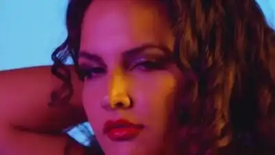 скачать клип Sir Lewis - Shaki Riddim