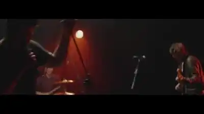 Скачать клип