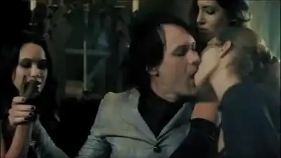 скачать клип Julien K - Kick the Bass