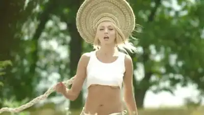 скачать клип Оля Полякова - Первое лето без Него