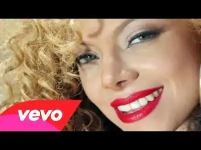 скачать клип La Materialista - Los Pantaloncitos