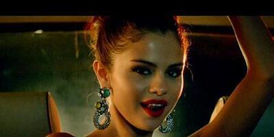 скачать клип Selena Gomez - Slow Down