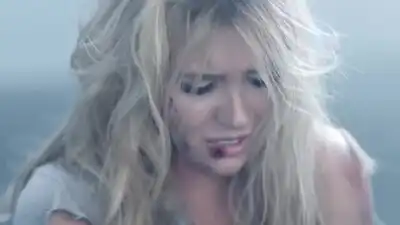 скачать клип Анна Шульгина - Ножевая