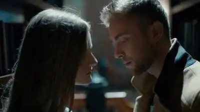 скачать клип Егор Крид feat. Arina Kuzmina - Я Останусь