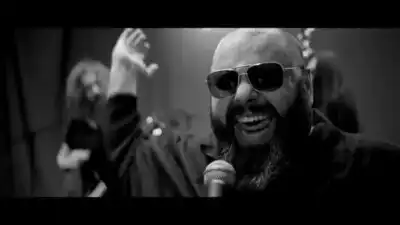 Скачать клип