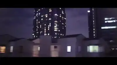 скачать клип Grimes - REALiTi