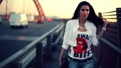 скачать клип Crouch - Она крутая, но я все равно удивлю