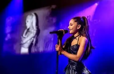 скачать клип Ariana Grande - Focus - Live