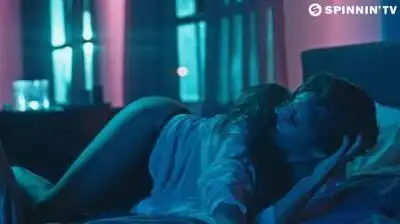 Скачать клип