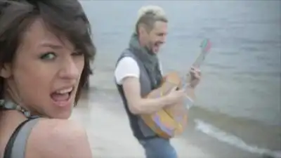 Скачать клип