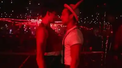 скачать клип Hurts - Lights