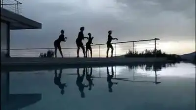 скачать клип Hurts - Wonderful