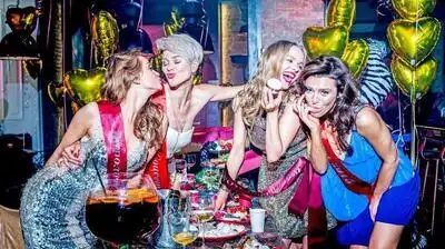 скачать клип REAL O - Девочка на миллион