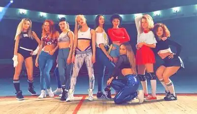 скачать клип Quest Pistols ft. MONATIK - Мокрая