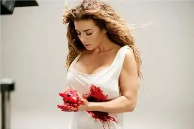 скачать клип Анна Седокова - Сердце в бинтах