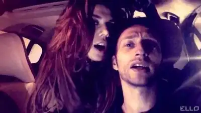 скачать клип Анна Седокова и Миша Крупин - Небезопасно