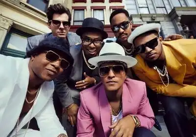 скачать клип Mark Ronson - Uptown Funk ft. Bruno Mars