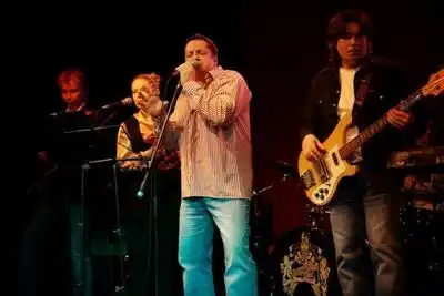 скачать клип Рождество - Карандаши