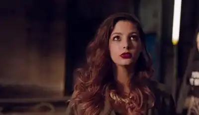 скачать клип Katarina - Love Me If You Dare