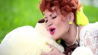 скачать клип Милена Дейнега - Чуча