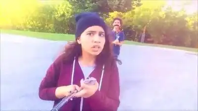 скачать клип Alessia Cara - Im Yours