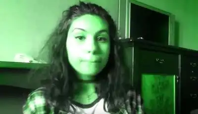 скачать клип Alessia Cara - Seventeen