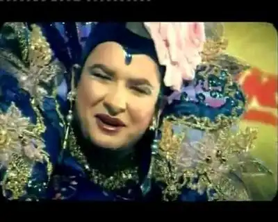 скачать клип Верка Сердючка - Новогодняя