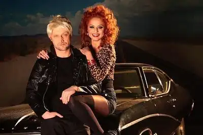 скачать клип Чи-Ли и Гоша Куценко - Хочу побить посуду