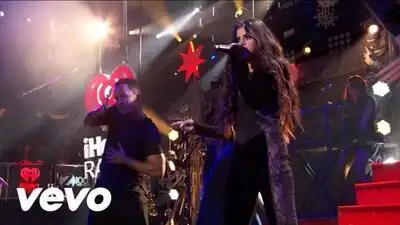 скачать клип Selena Gomez - Hands To Myself - Live