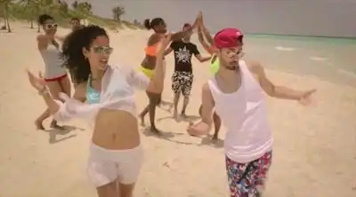 скачать клип Мот - В платье красивого цвета