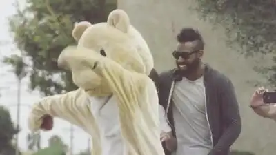 скачать клип Waze and Odyssey vs R. Kelly - Bump and Grind