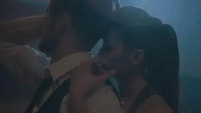 скачать клип Alina Eremia - Cand luminile se sting