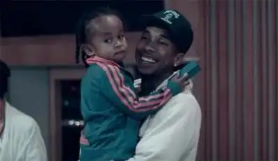 скачать клип Tyga - I Smile, I Cry