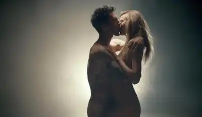 скачать клип Maroon 5 - Animals