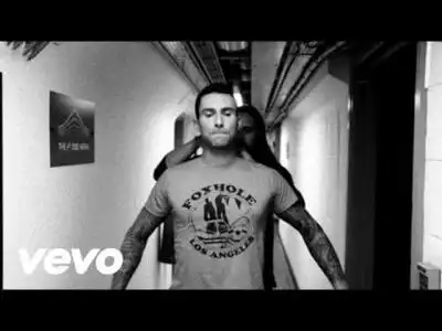 скачать клип Maroon 5 - This Summers Gonna Hurt Like A Mother