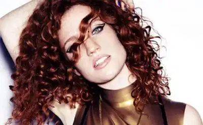 скачать клип Jess Glynne - Aint Got Far To Go