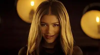 скачать клип Zendaya - Neverland